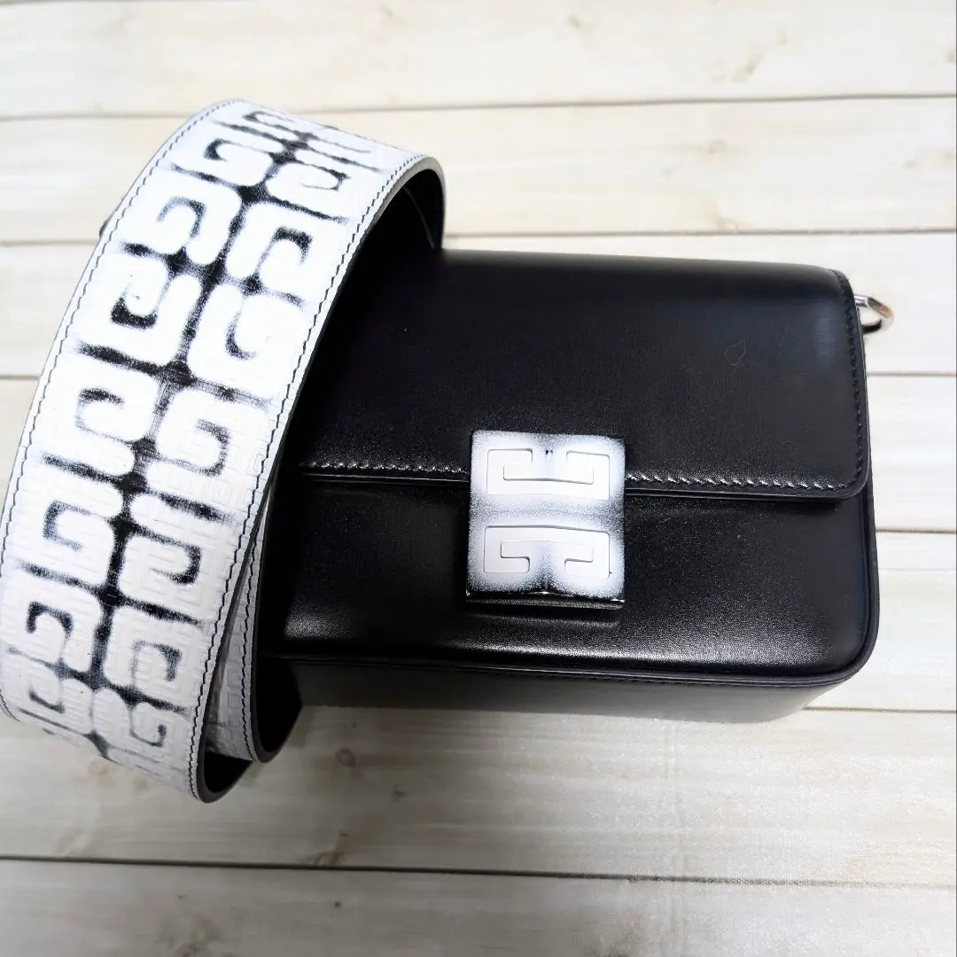 2025年最新】Givenchy 素材：本革 ショルダーバッグの人気