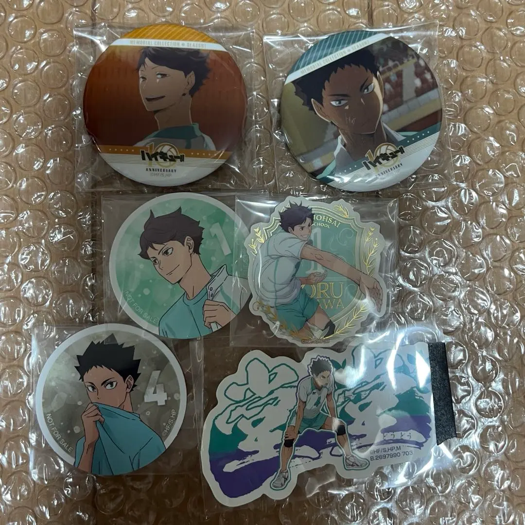 Thumbnail of Haikyu! Hajime Iwaizumi & Tooru Oikawa Can Badges & Stickers