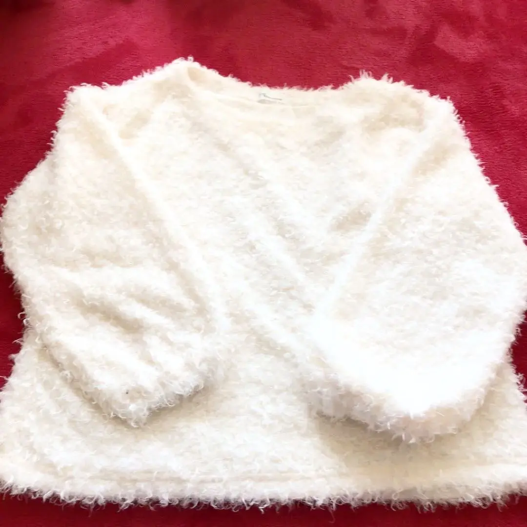 Thumbnail of Knit sweater, white, fluffy, soothing, cute, feminine, beautiful condition, spring, warm, healing