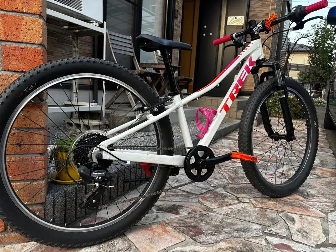 Trek トレック 新品購入から10回程使用のみ マウンテンバイク 24インチ お子さんやお孫さんへのプレゼントに！TREK（トレック）のキッズ
