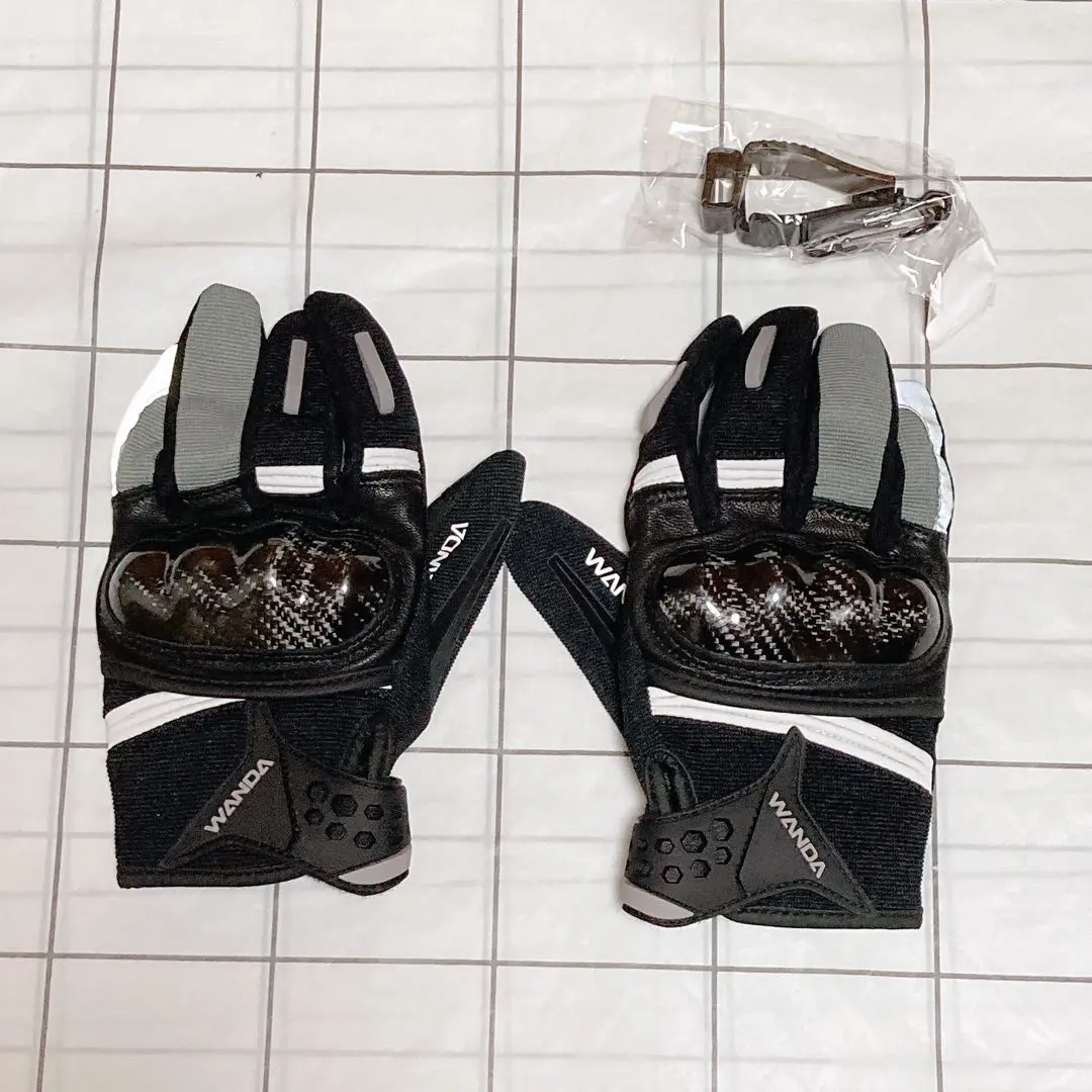 Thumbnail of Motorcycle gloves, smartphone compatible, size unknown