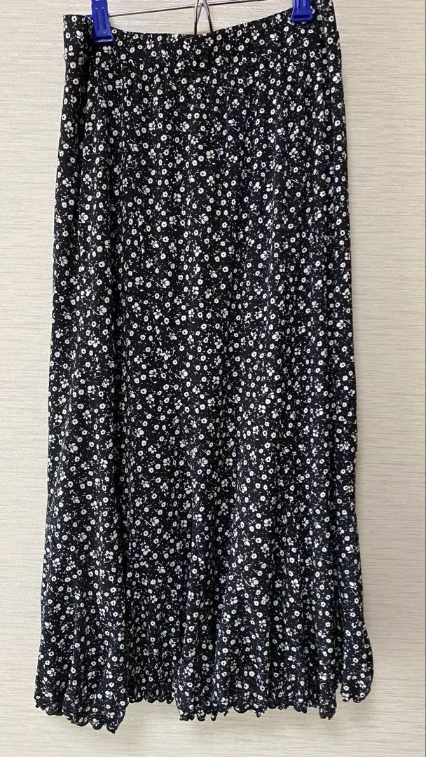 Thumbnail of Beautiful Condition!! Floral Ruffle Hem Long Skirt