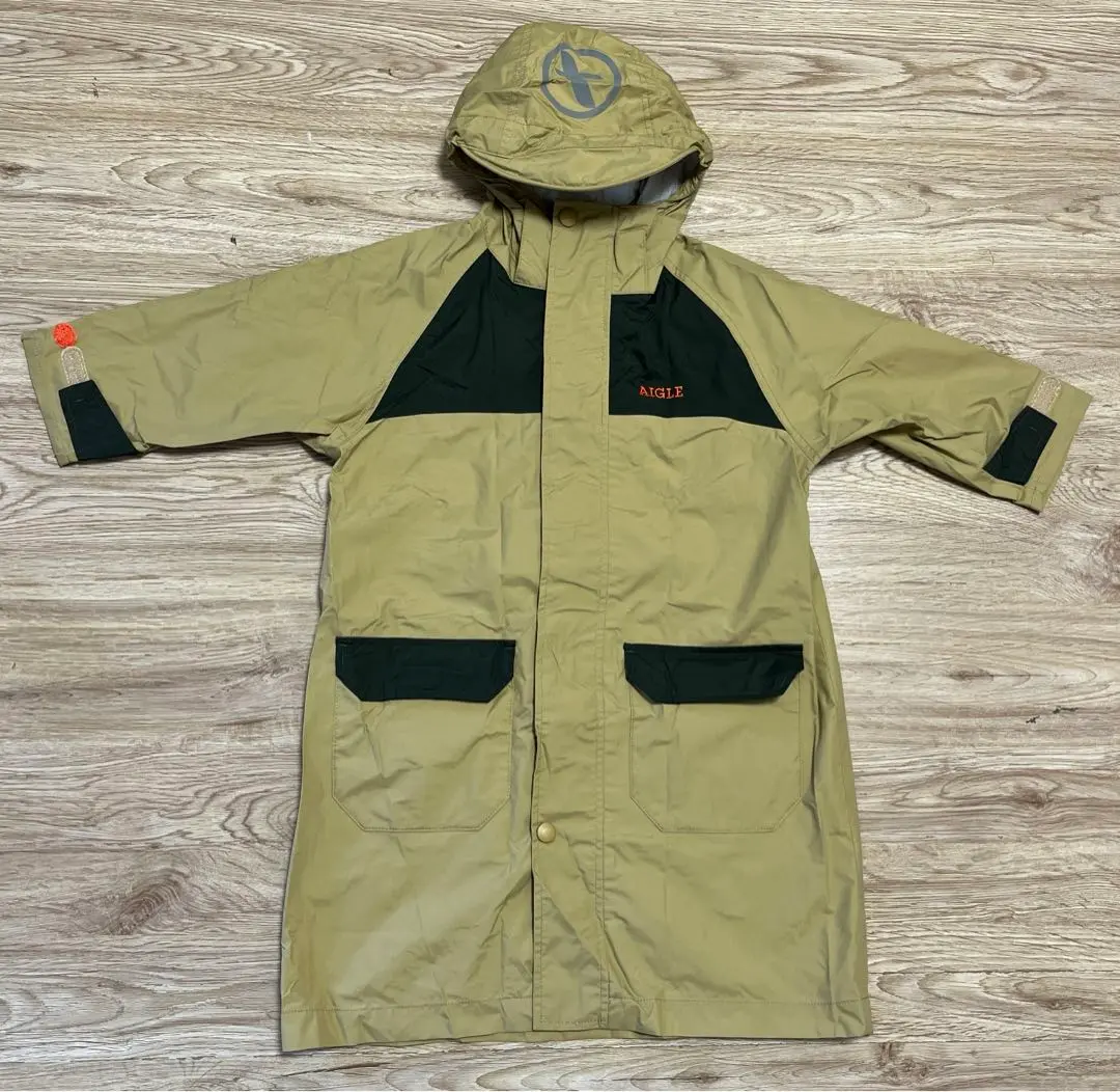 値下げしました‼️【新品同様】AIGLE スプリング&レインコート フード付き エーグル AIGLE W MTDレインポンチョ （サンドベージュ