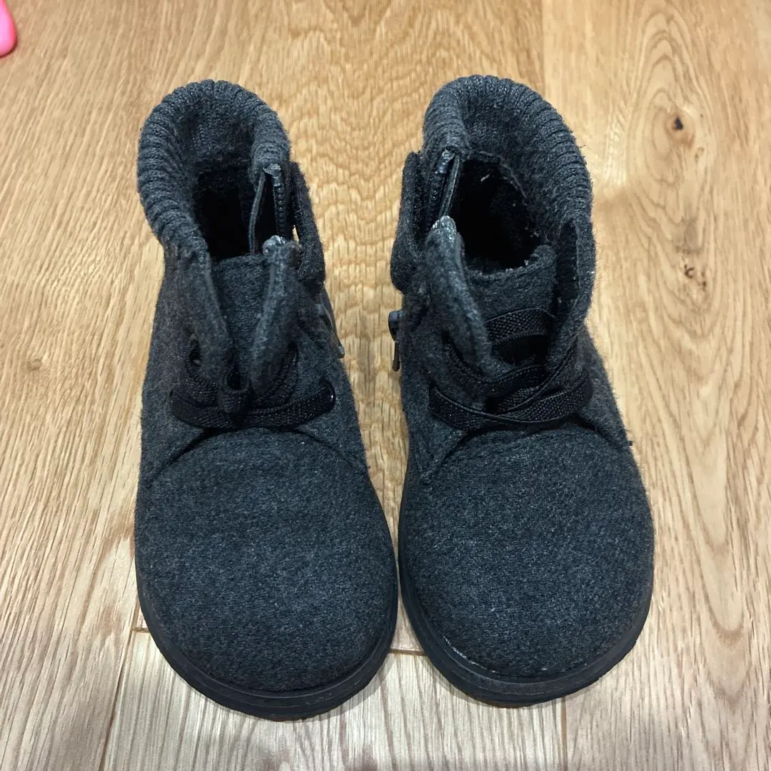 COMME CA ISM 深灰色 嬰兒靴 毛料風材質 的縮圖
