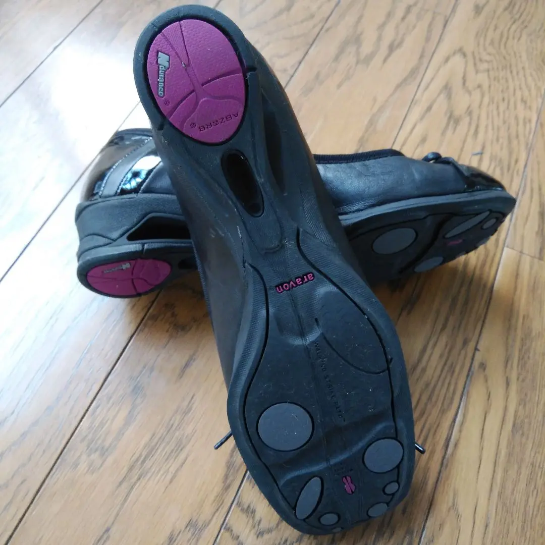 【極美品】aravon by new balance　レザーパンプス　23.5㎝ 極美品】aravon by new balance レザーパンプス 23.5㎝ - メルカリ