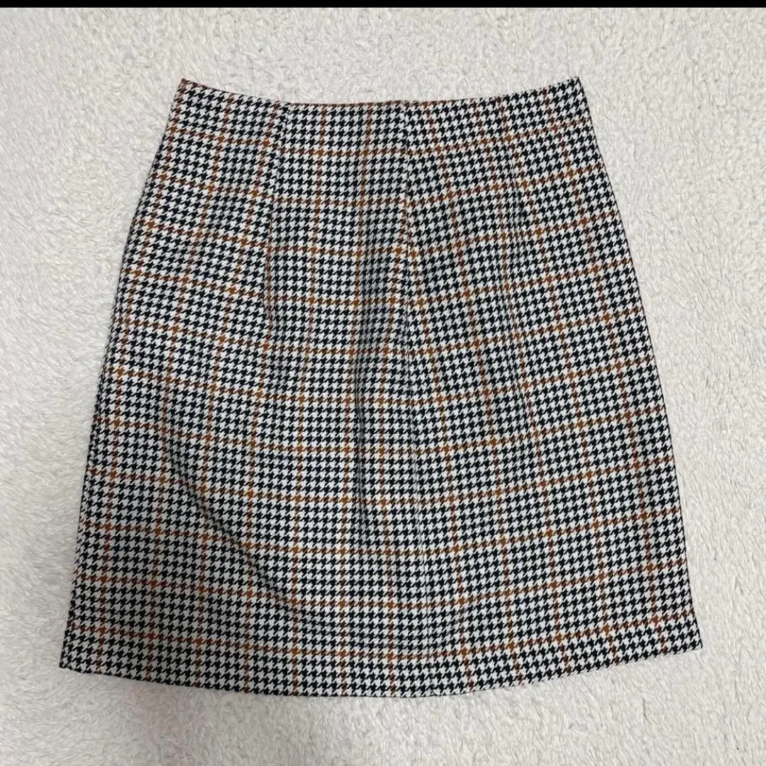 Thumbnail of XS mini skirt, houndstooth pattern