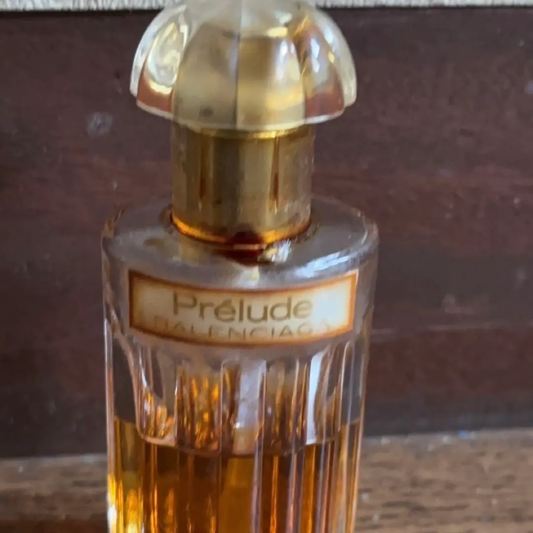 家庭の保管品 BALENCIAGA バレンシアガ オーデトワレ 香水 ２点 希少 バレンシアガ ホーハング オードトワレ 30ml - メルカリ