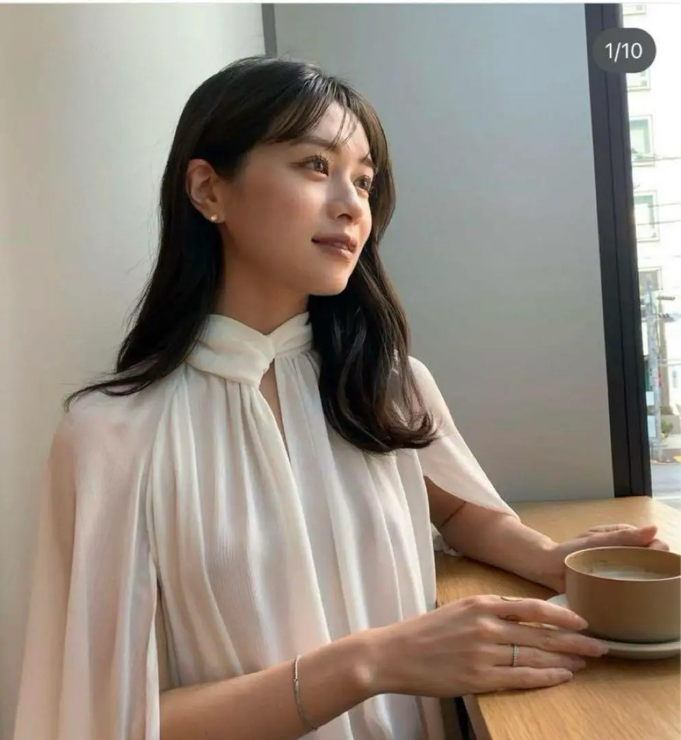 laubeblanc Cape sleeve Chiffon Blouse 白 Cape sleeve Chiffon Blouse – L'AUBE BLANC
