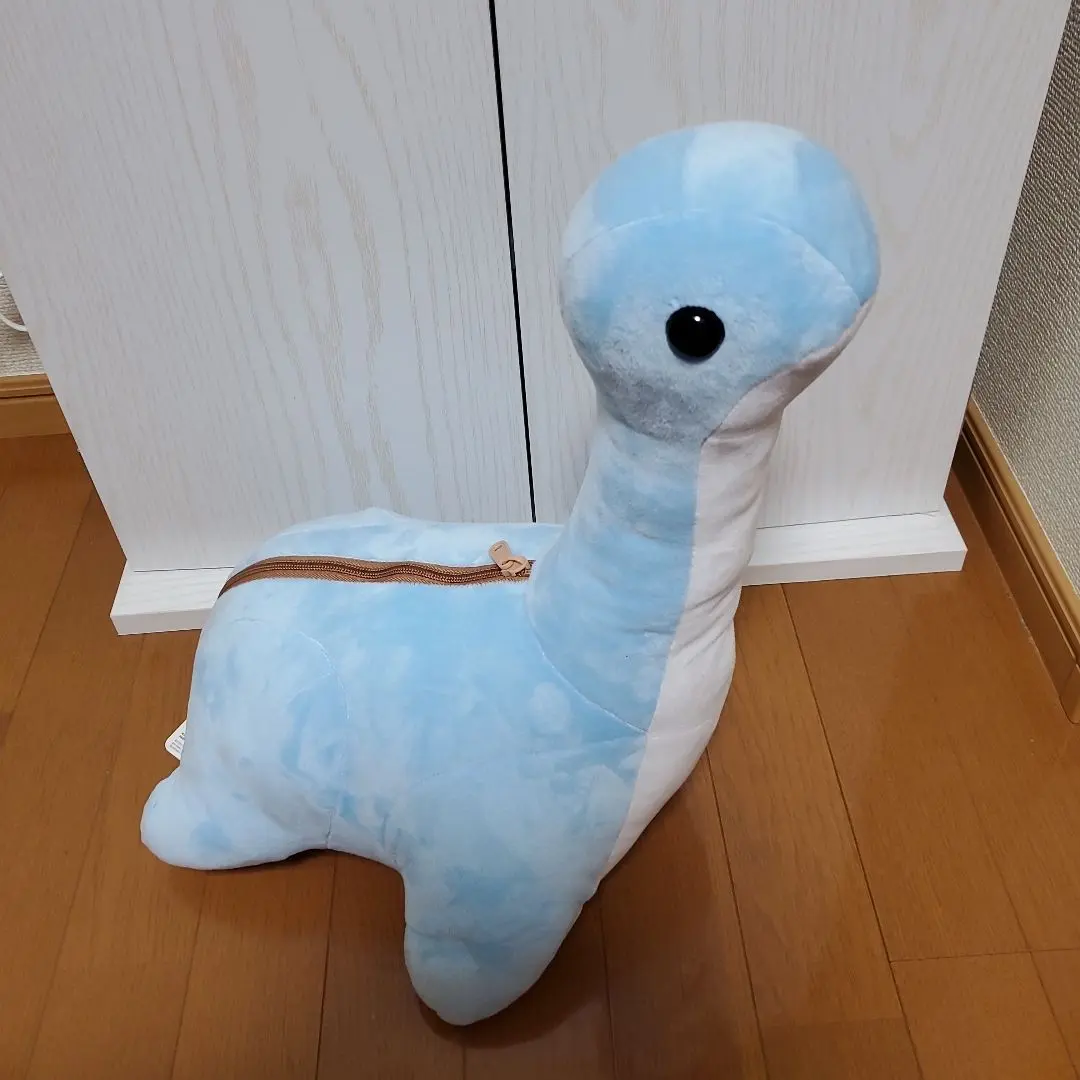 ネッシー　メガサイズ　ぬいぐるみ エーペックス レジェンズ』ネッシーがメガサイズぬいぐるみで