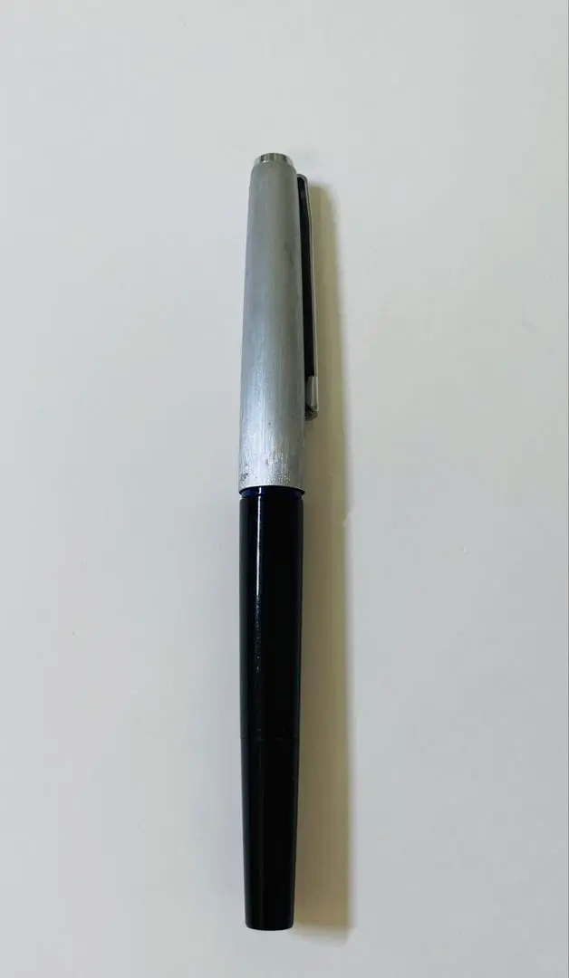 PELIKAN 28 SILVEXA 万年筆　585ニブ　ビンテージ Pelikan 21 Silvexa Fountain Pen in Black Silver with 14 K F