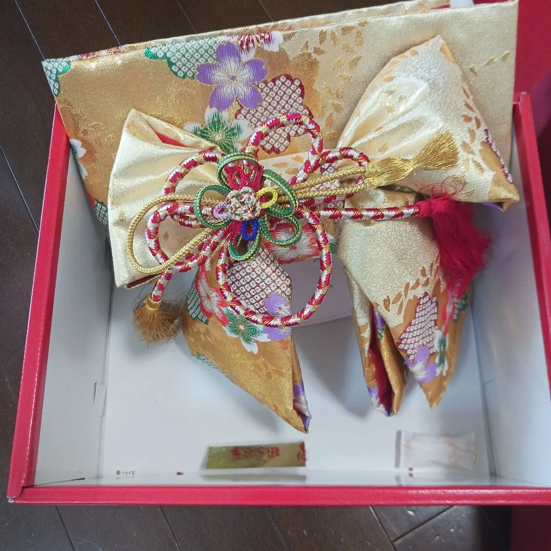 Thumbnail of Shichigosan Gold Kimono Accessory Set