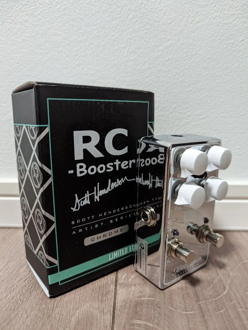 スコヘン”シグネイチャーペダル・Xotic RC Booster SHの新色が