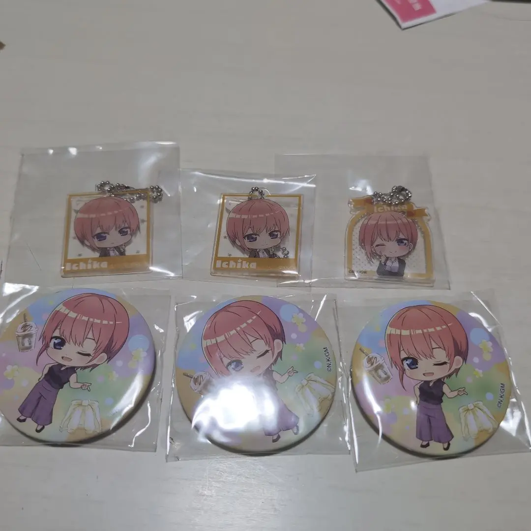 Thumbnail of The Quintessential Quintuplets 100-yen shop (goods) can badge, keychain, Ichika Nakano