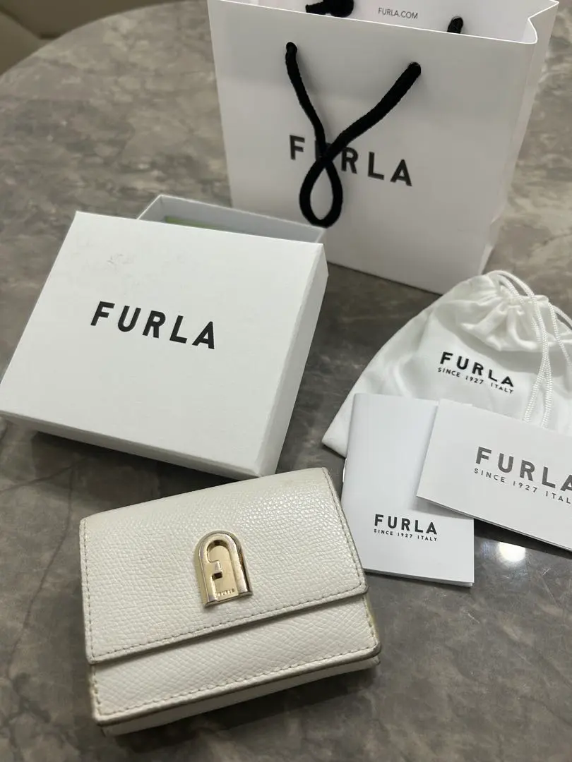 FURLA 白色 三摺式銀包 的縮圖