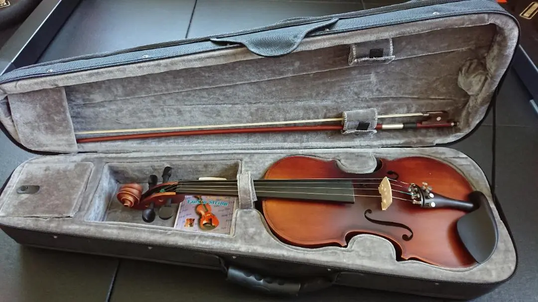 Thumbnail of Violin Set Hallstatt V-12 with shoulder rest