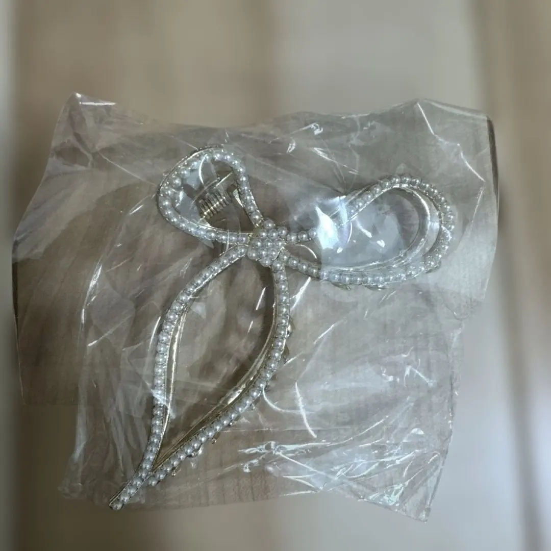 Thumbnail of Hair clip, new