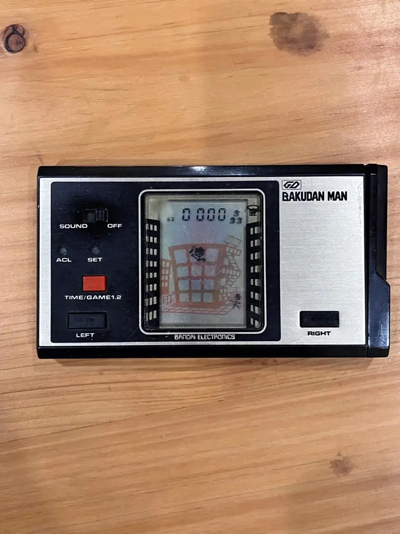 バクダンマン BAKUDAN MAN 携帯ゲーム機 LSI 完品 - メルカリ