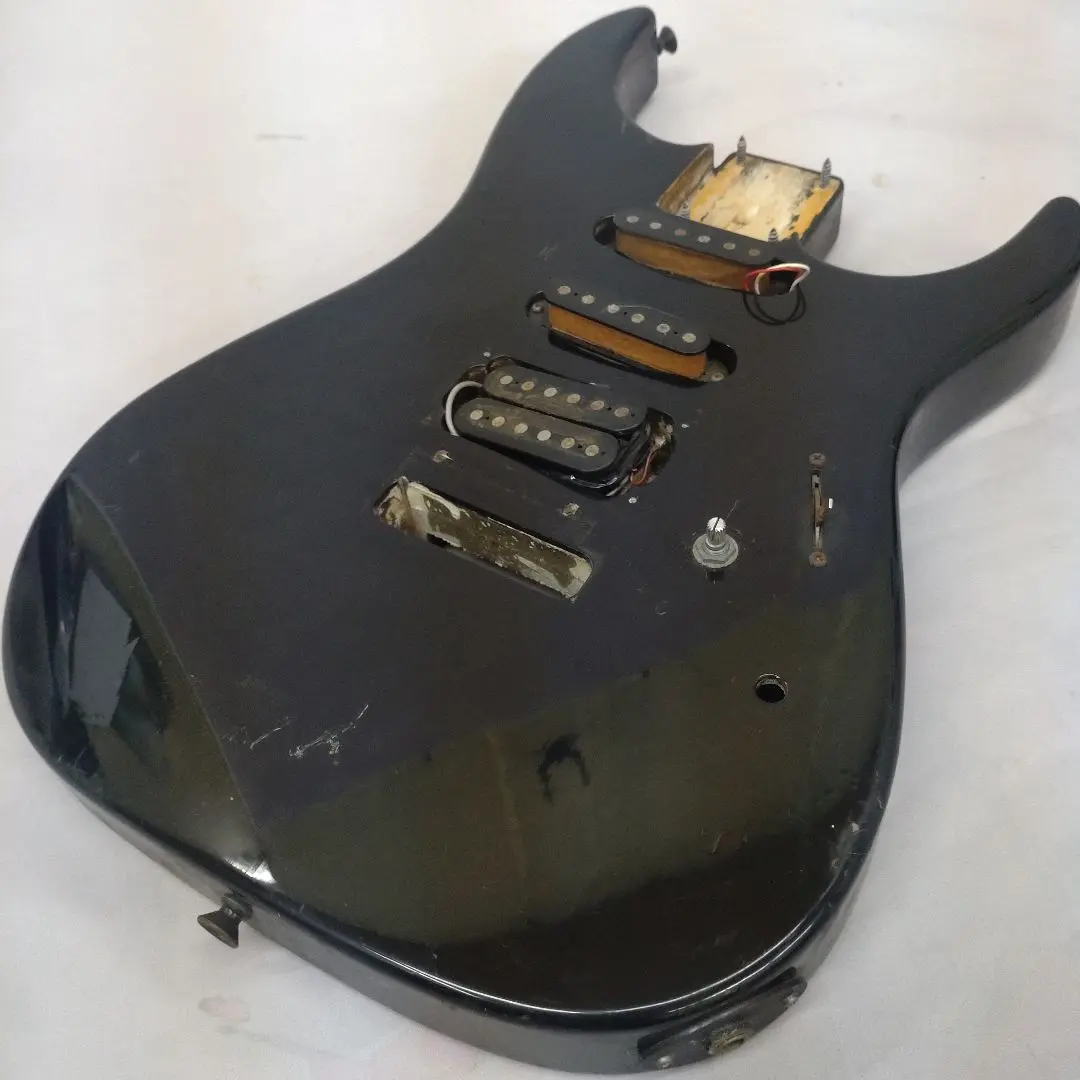 Thumbnail of Stratocaster type body, black