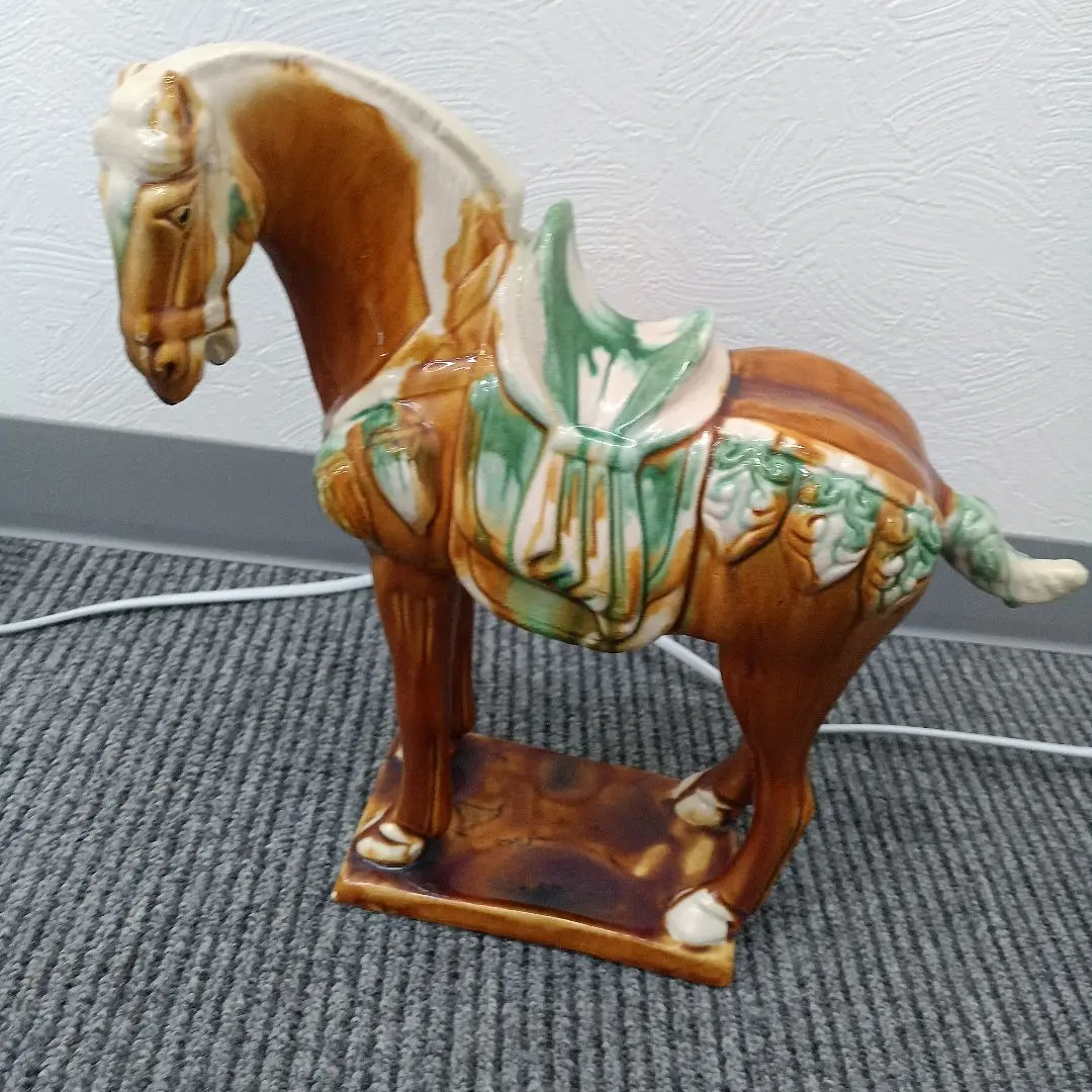 ♦瀬戸焼系 本業窯 三彩 馬置物 唐三彩 工芸品コレクション 骨董品アンティーク ♢瀬戸焼系 本業窯 三彩 馬置物 唐三彩 工芸品コレクション 骨董