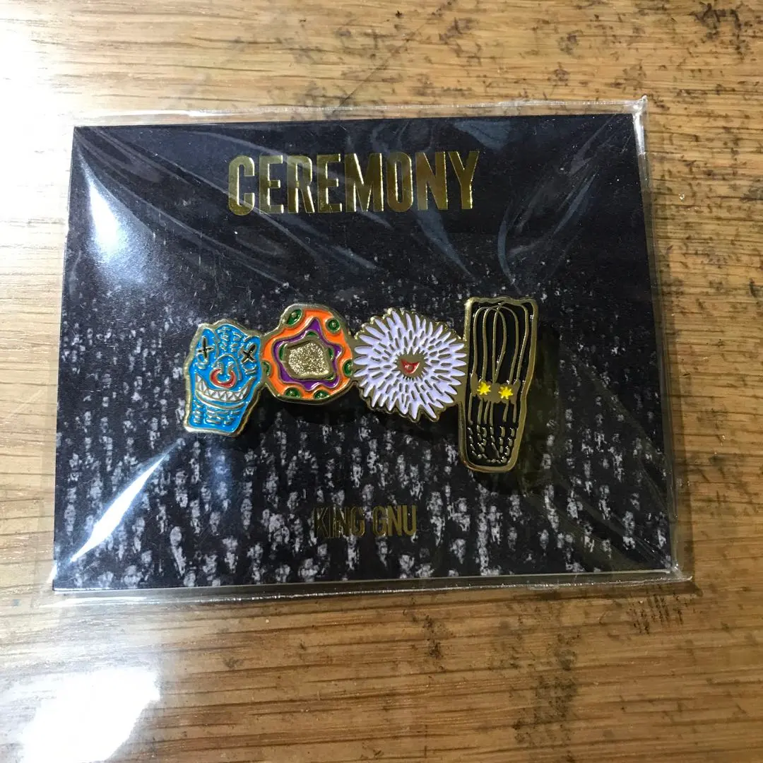 King Gnu 胸章 CEREMONY 的縮圖