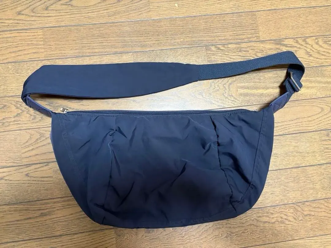 海軍藍色 肩背包 尼龍製 的縮圖