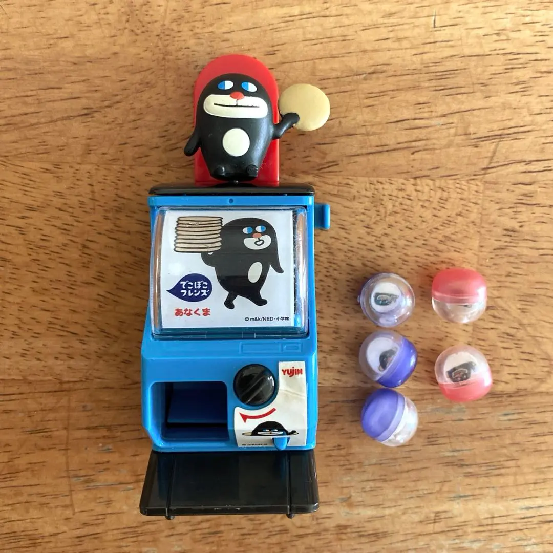 Thumbnail of Dekoboko Friends (Anaguma) Mini Mini Gacha Pocket Machine