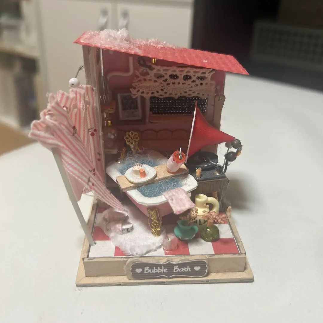 Thumbnail of Completed Product: つくるんです Bubble Bath Miniature Dollhouse