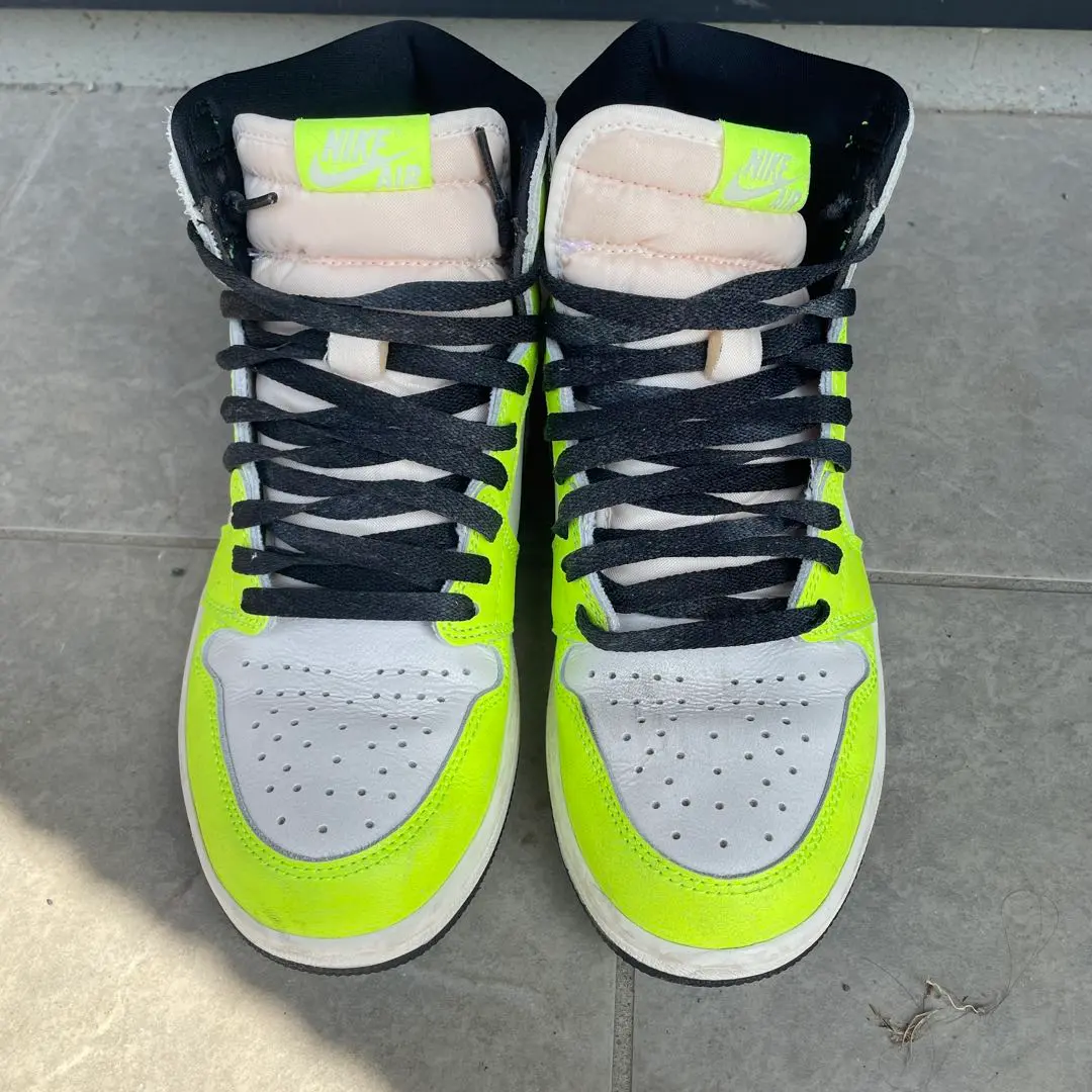 Thumbnail of NIKE AIR JORDAN 1 RETRO HIGH OG volt 26.5