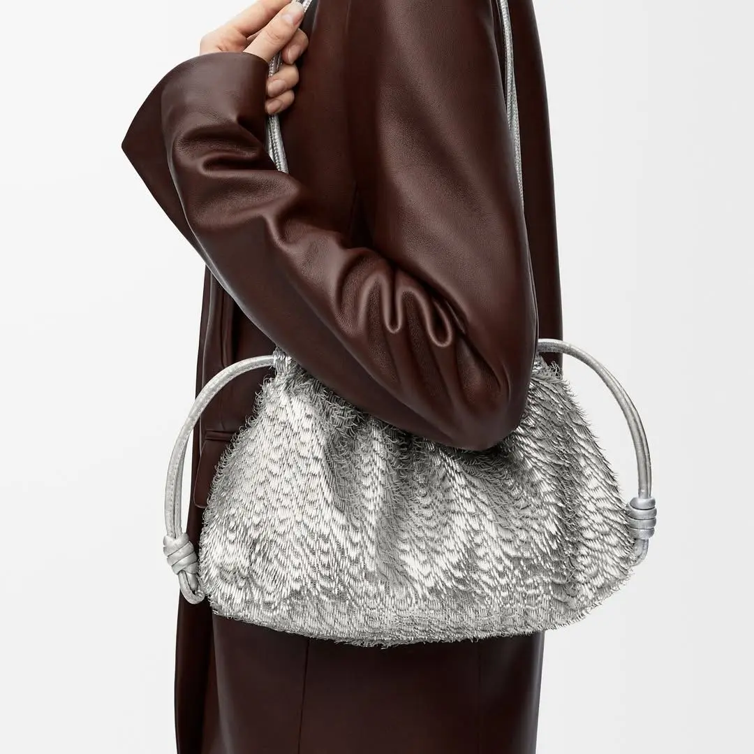 ロエベ フラメンコパース ミディアム レザー バーントレッド 動画でチェック】徹底解説！LOEWE(ロエベ)のFLAMENCO(フラメンコ