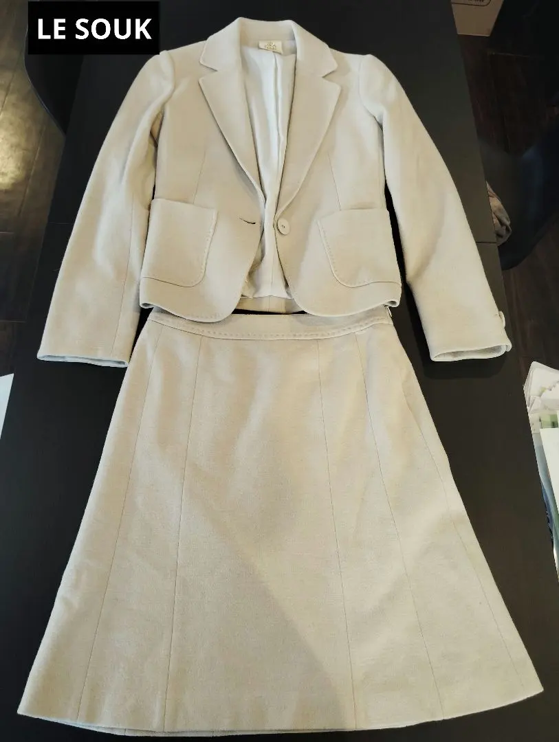 LE SOUK 米色外套及裙子套裝[FF] 的縮圖
