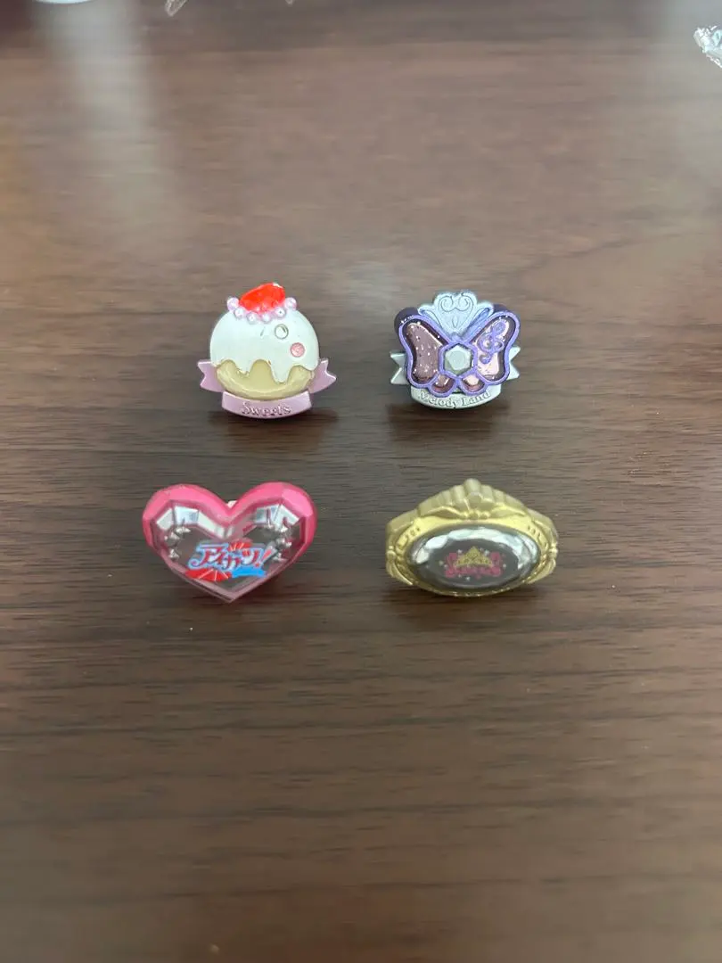 他媽哥池 裝飾耳環 4件組合出售 【故障品】 的縮圖