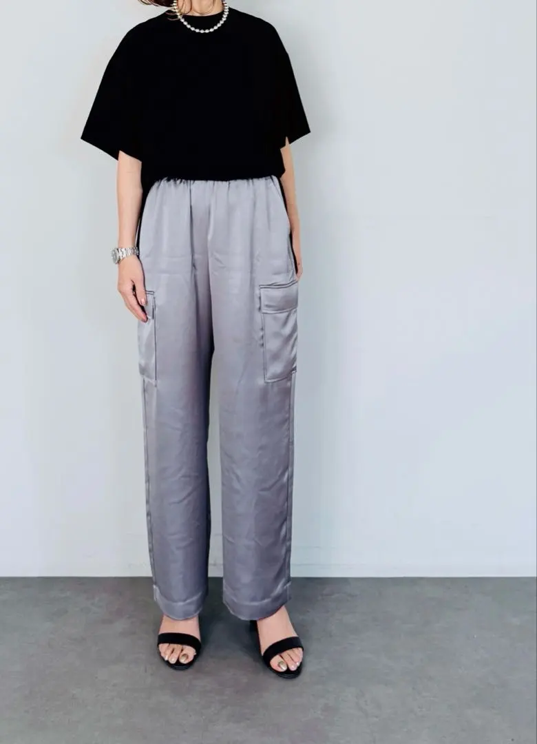 Chouchou SELECT 緞面工裝休閒褲 炭灰色 的縮圖