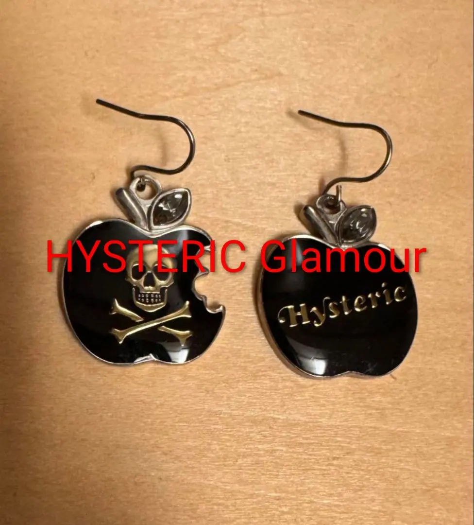 新品未使用◎ 黒　アップル×スカル☆ HYSTERIC GLAMOUR ピアス 新品未使用◎ 黒 アップル×スカル☆ HYSTERIC GLAMOUR ピアス