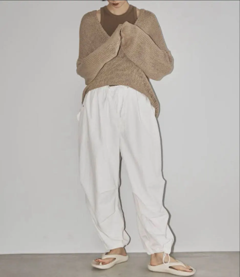 TODAYFUL パンツ　アイボリー　新品未使用 TODAYFUL（トゥデイフル）の「ウォッシュドワイドパンツ（その他