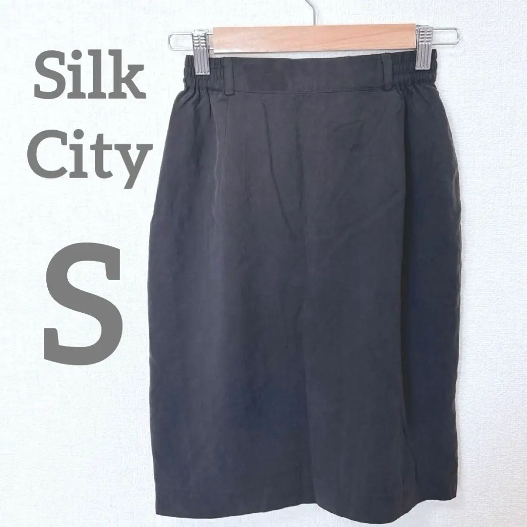 Thumbnail of Silk 100% Knee-length Tight Skirt Black S 【Item with defects】