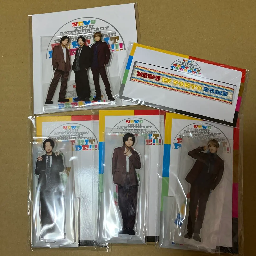 Thumbnail of NEWS Acrylic Stand Set + Misanga