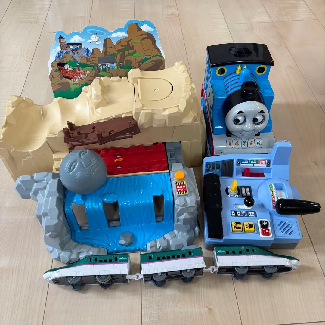 2025年最新】しゅっぱつしんこうシリーズ トーマスの人気