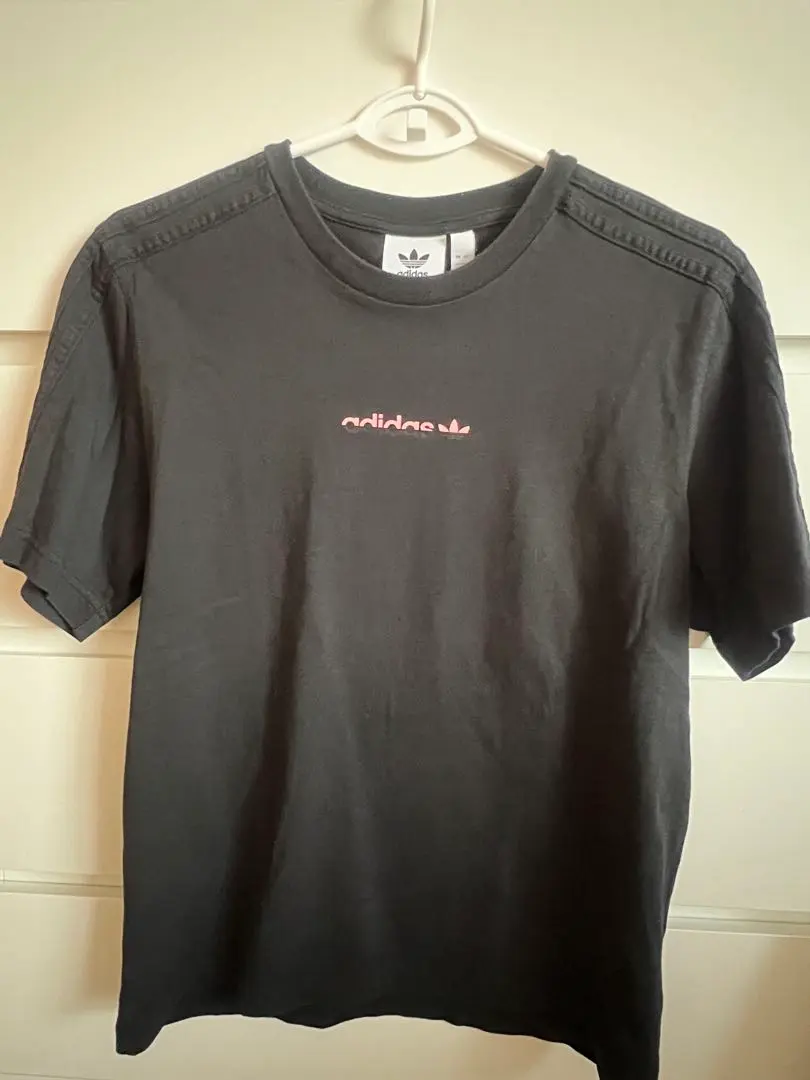 愛迪達 短袖T恤 黑色 的縮圖