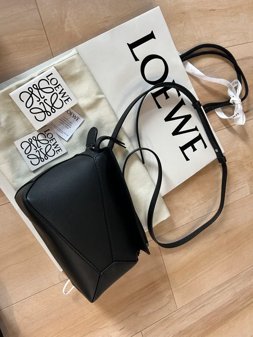 LOEWE 黑色 肩背包 Puzzle Mini 的縮圖