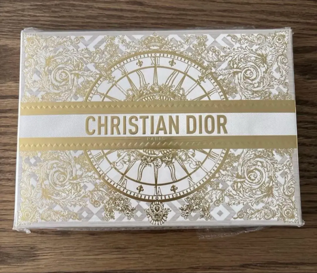 Thumbnail of DIOR Letter Set