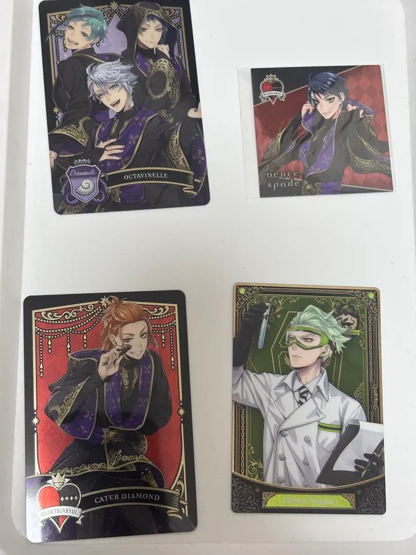 Thumbnail of Twisted Wonderland Trading Card Set
