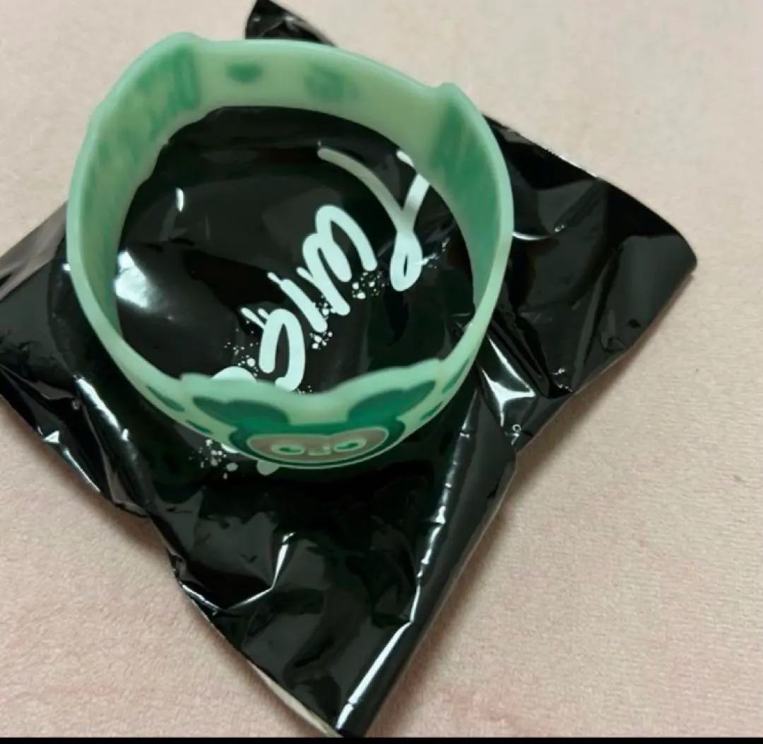 2025年最新】twice ランダムラバーバンドの人気アイテム - メルカリ