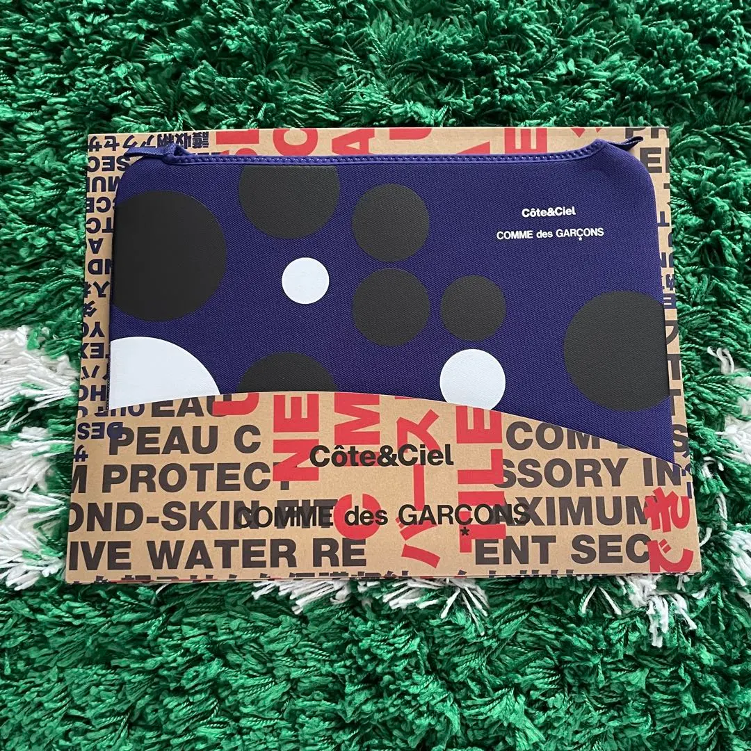 2025年最新】COMME des GARCONS ノートPCケースの人気アイテム - メルカリ