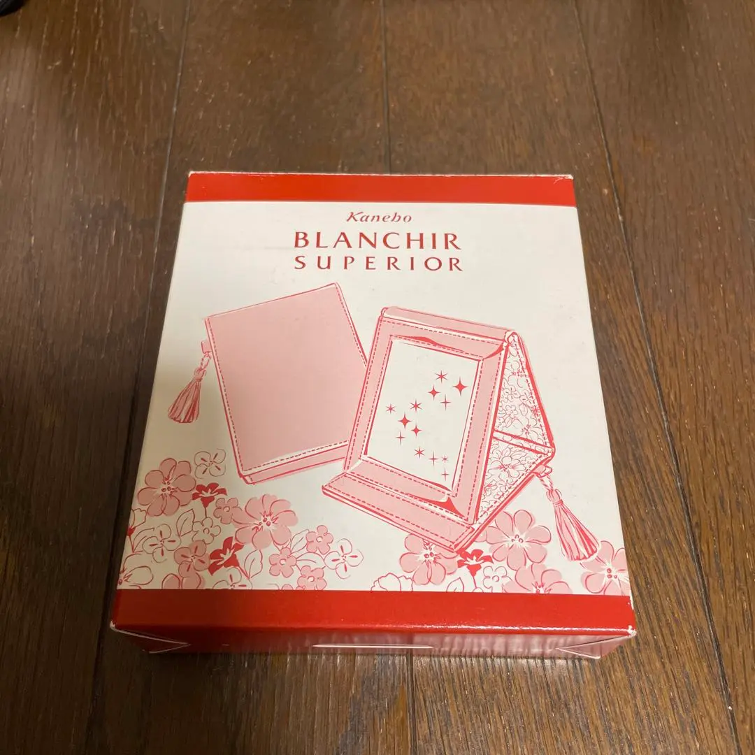 木製ドレッサー・ミラー付き　kanebo カネボウ　ノベルティ　非売品 デザイニングカラーリクイド | KANEBO公式サイト