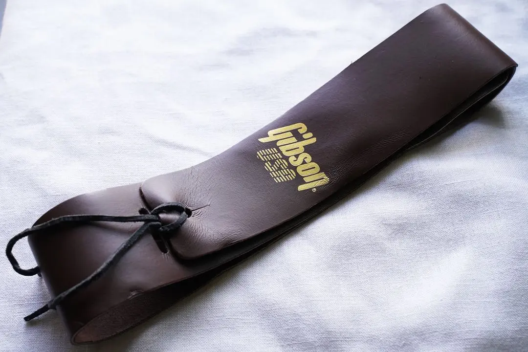 罕見 90年代 全新庫存 Gibson 吉他皮革背帶 的縮圖