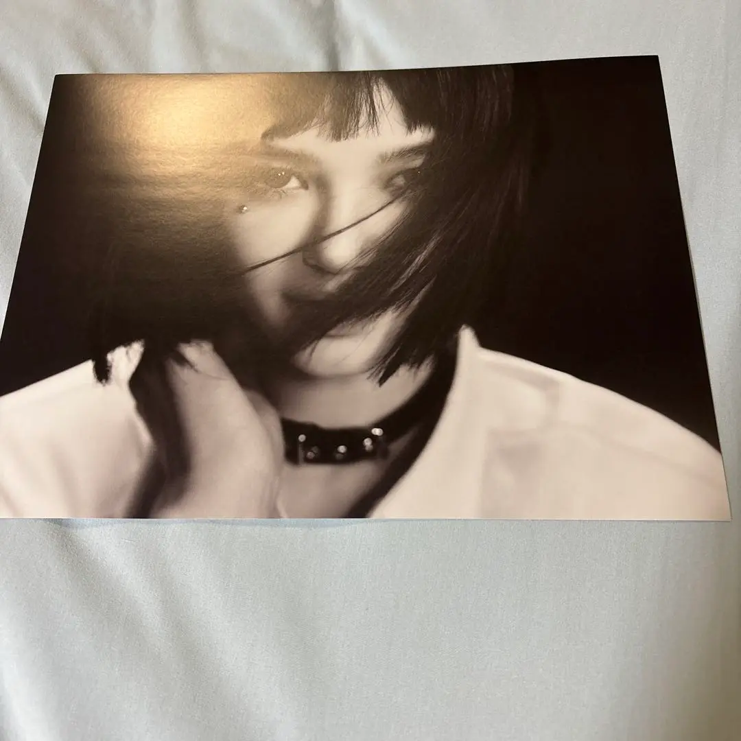 NewJeans OMG ポスター ミンジ NewJeans - OMG - Poster – Harumio