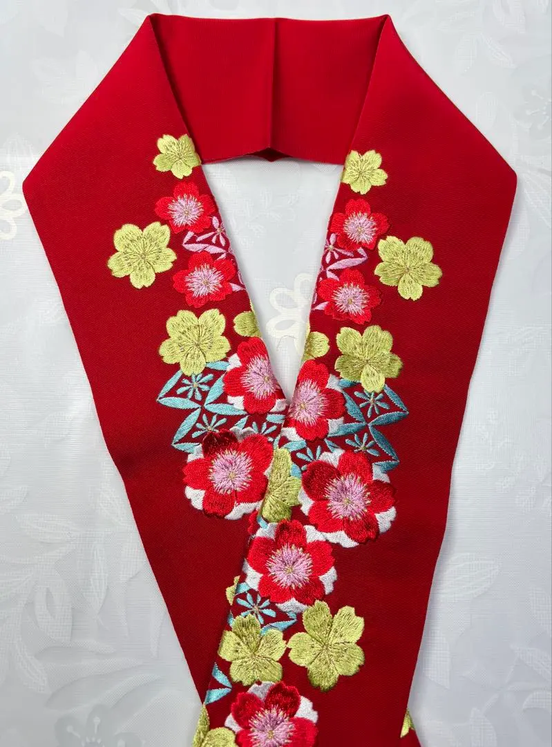 Thumbnail of Unused A-782 Hankin (collar) Embroidery Furisode (long-sleeved kimono) Seijin Shiki (Coming-of-Age Ceremony) Shippo (cloisonné) Sakura (cherry blossoms)