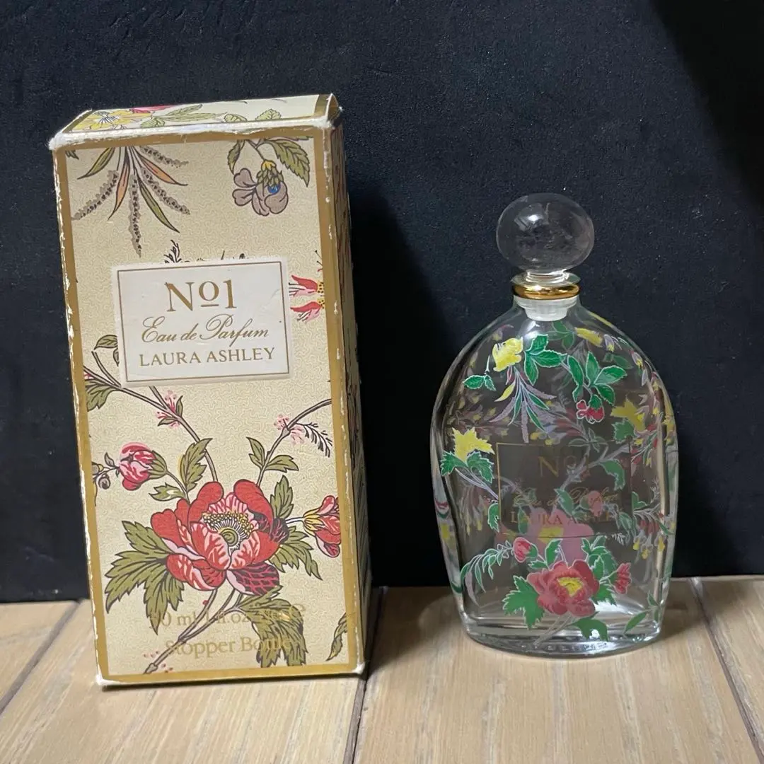 2025年最新】Laura Ashley 香水の人気アイテム - メルカリ