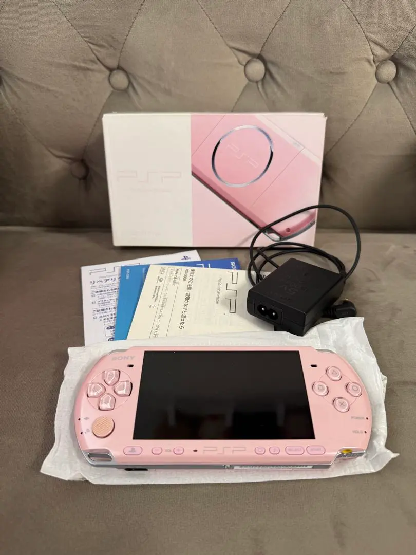 Thumbnail of PSP Pink (with box and accessories)