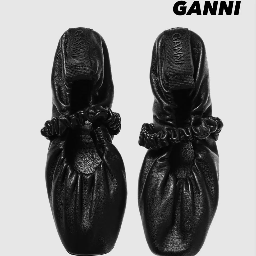 GANNIピンク ラウンドトゥ トゥシューズ ゴムバンド付き